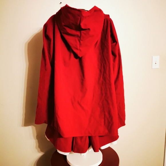 Women's plus size red Riding Hood costume. - Picture 3 of 5
